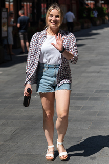 Sian Welby feet photo 3