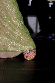 Sibel Can feet photo 4