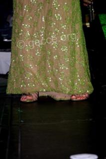 Sibel Can feet photo 2