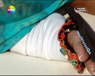Sibel Can feet photo 20