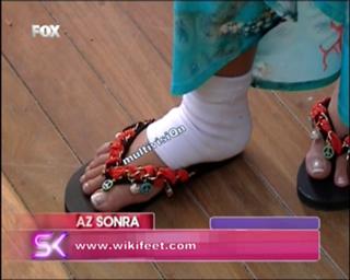 Sibel Can feet photo 12