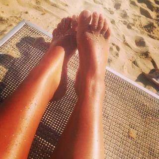 Sibel Can feet photo 6