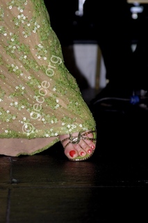 Sibel Can feet photo 15