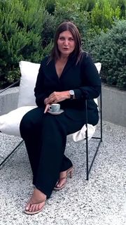 Sibel Can feet photo 1
