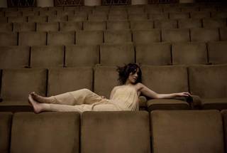 Sibel Kekilli feet photo thumbnail