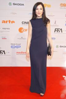 Sibel Kekilli feet photo thumbnail