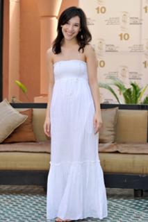 Sibel Kekilli feet photo thumbnail