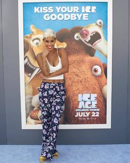 Sibley Scoles feet photo 6