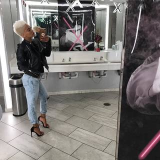 Sibley Scoles feet photo 13