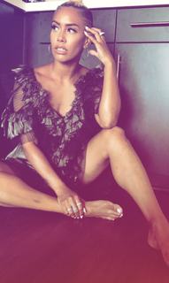 Sibley Scoles feet photo 1