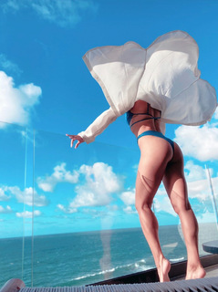 Sibley Scoles feet photo 9