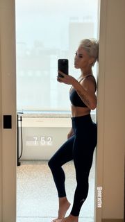 Sibley Scoles feet photo 9