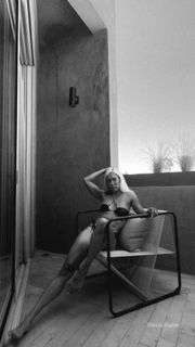 Sibley Scoles feet photo 5