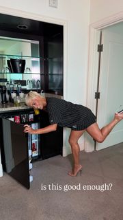 Sibley Scoles feet photo 4
