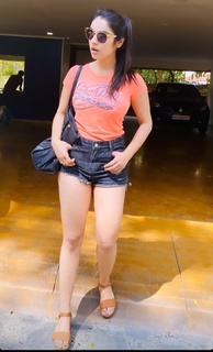Siddhika Sharma feet photo 11