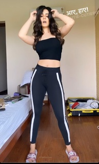 Siddhika Sharma feet photo 4