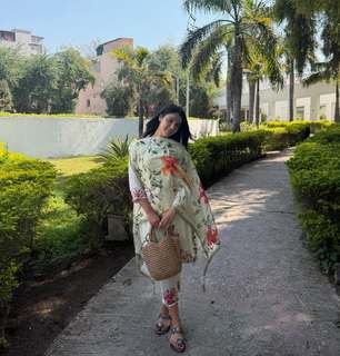 Siddhika Sharma feet photo 5