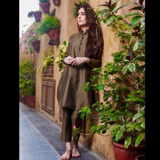 Sidra Niazi feet photo 2