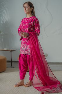Sidra Niazi feet photo 12