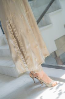 Sidra Niazi feet photo 11