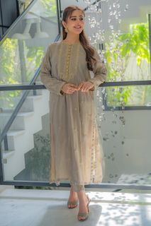 Sidra Niazi feet photo 9