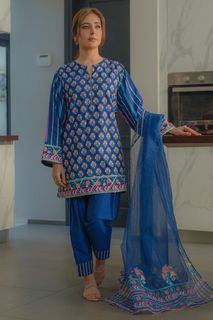 Sidra Niazi feet photo 4