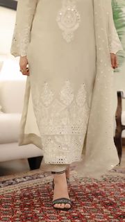 Sidra Niazi feet photo 13