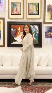Sidra Niazi feet photo 12