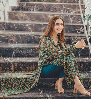 Sidra Niazi feet photo 2