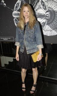 Sienna Guillory feet photo thumbnail