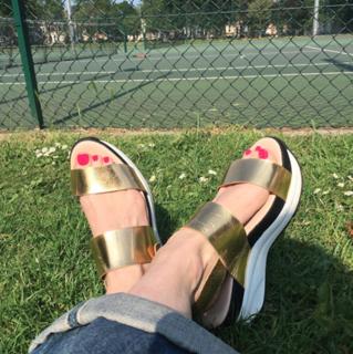 Sienna Guillory feet photo thumbnail