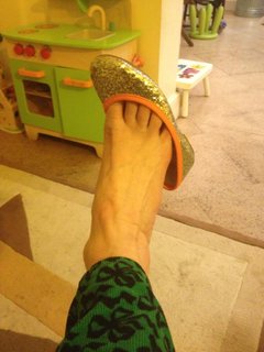 Sienna Guillory feet photo thumbnail