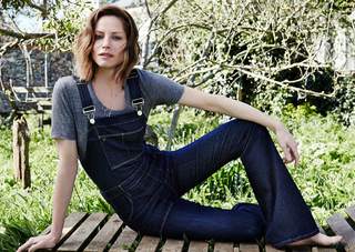 Sienna Guillory feet photo thumbnail