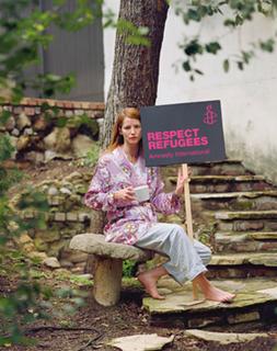 Sienna Guillory feet photo thumbnail