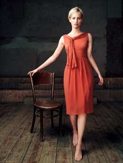 Sienna Guillory feet photo thumbnail