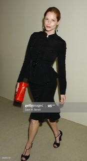 Sienna Guillory feet photo thumbnail