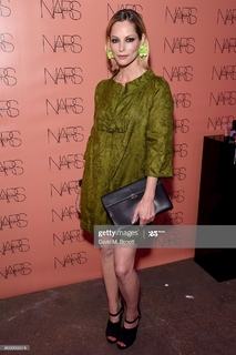 Sienna Guillory feet photo thumbnail