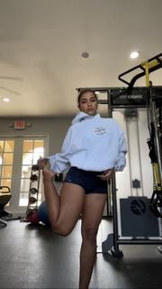 Sienna Mae Gomez feet photo 3