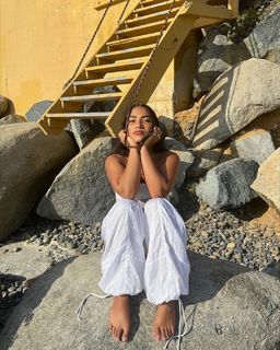 Sienna Mae Gomez feet photo 13