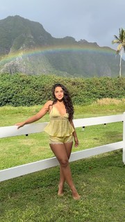 Sienna Mae Gomez feet photo 16