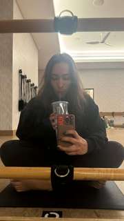 Sienna Mae Gomez feet photo 20