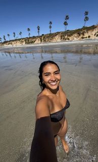 Sienna Mae Gomez feet photo 1