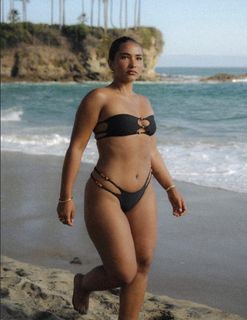 Sienna Mae Gomez feet photo 2