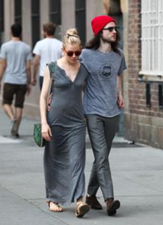 Sienna Miller feet photo thumbnail