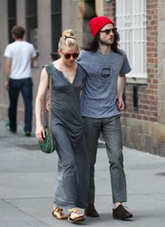 Sienna Miller feet photo thumbnail