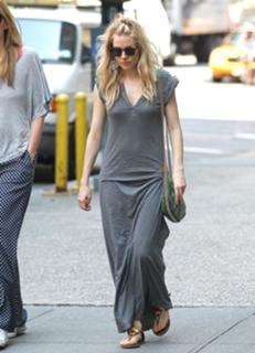 Sienna Miller feet photo thumbnail