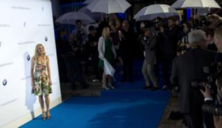 Sienna Miller feet photo thumbnail