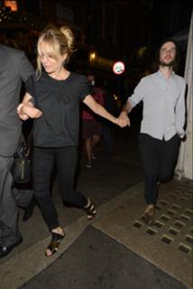 Sienna Miller feet photo thumbnail