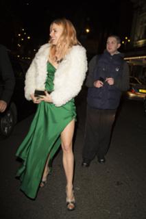 Sienna Miller feet photo thumbnail