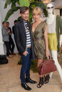 Sienna Miller feet photo thumbnail